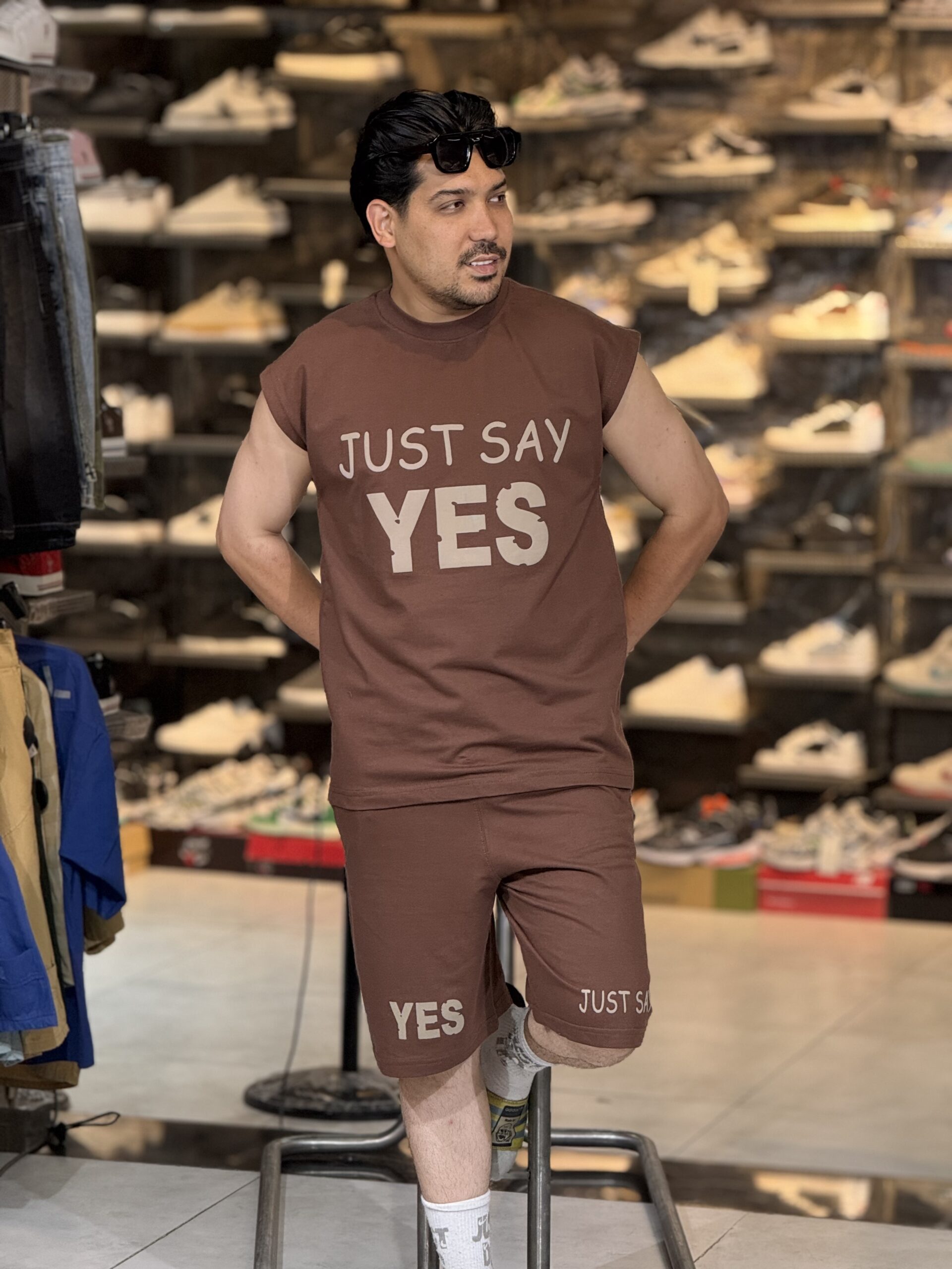 ست وست و شلوارک YES