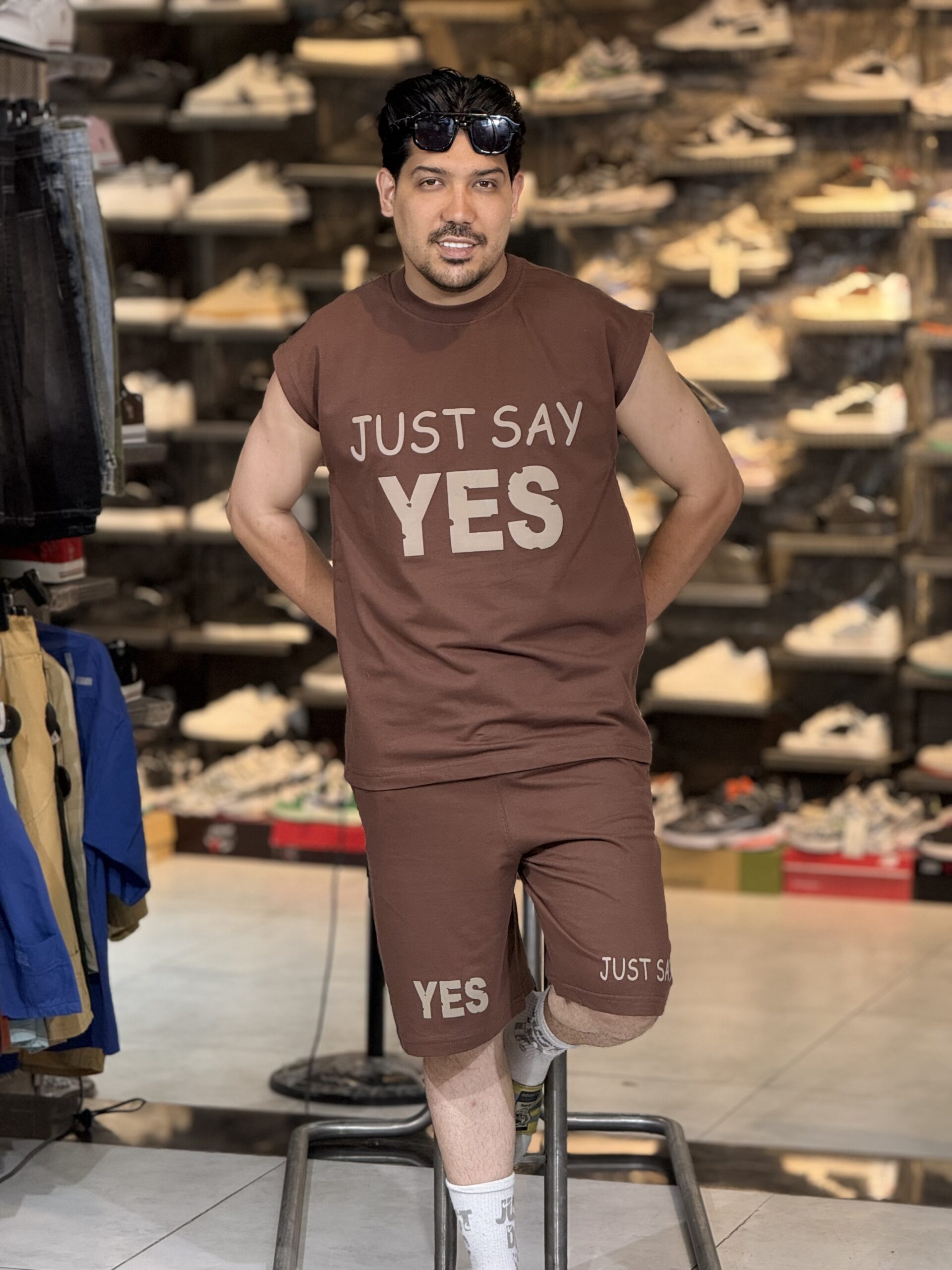 ست وست و شلوارک YES