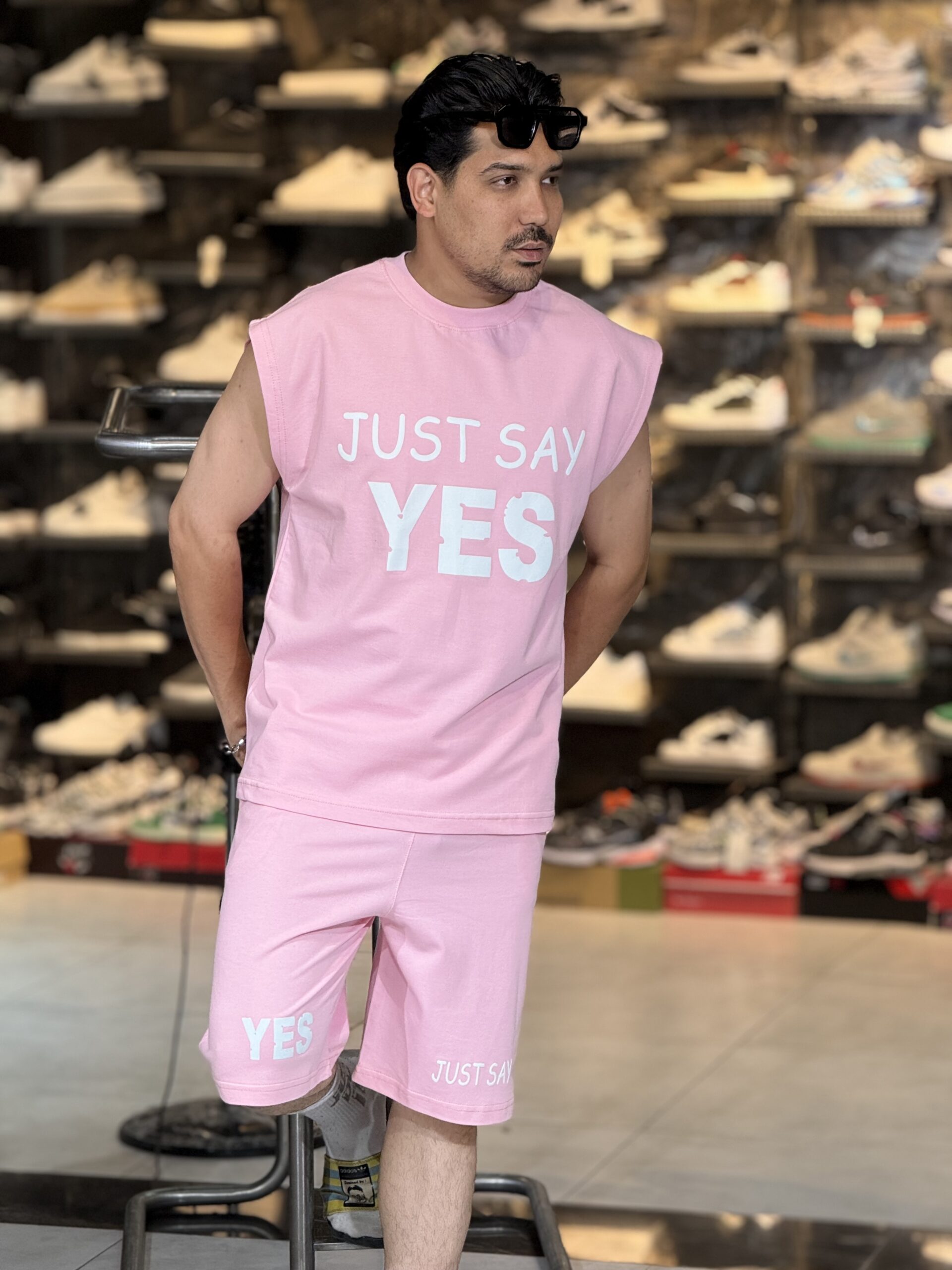 ست وست و شلوارک YES