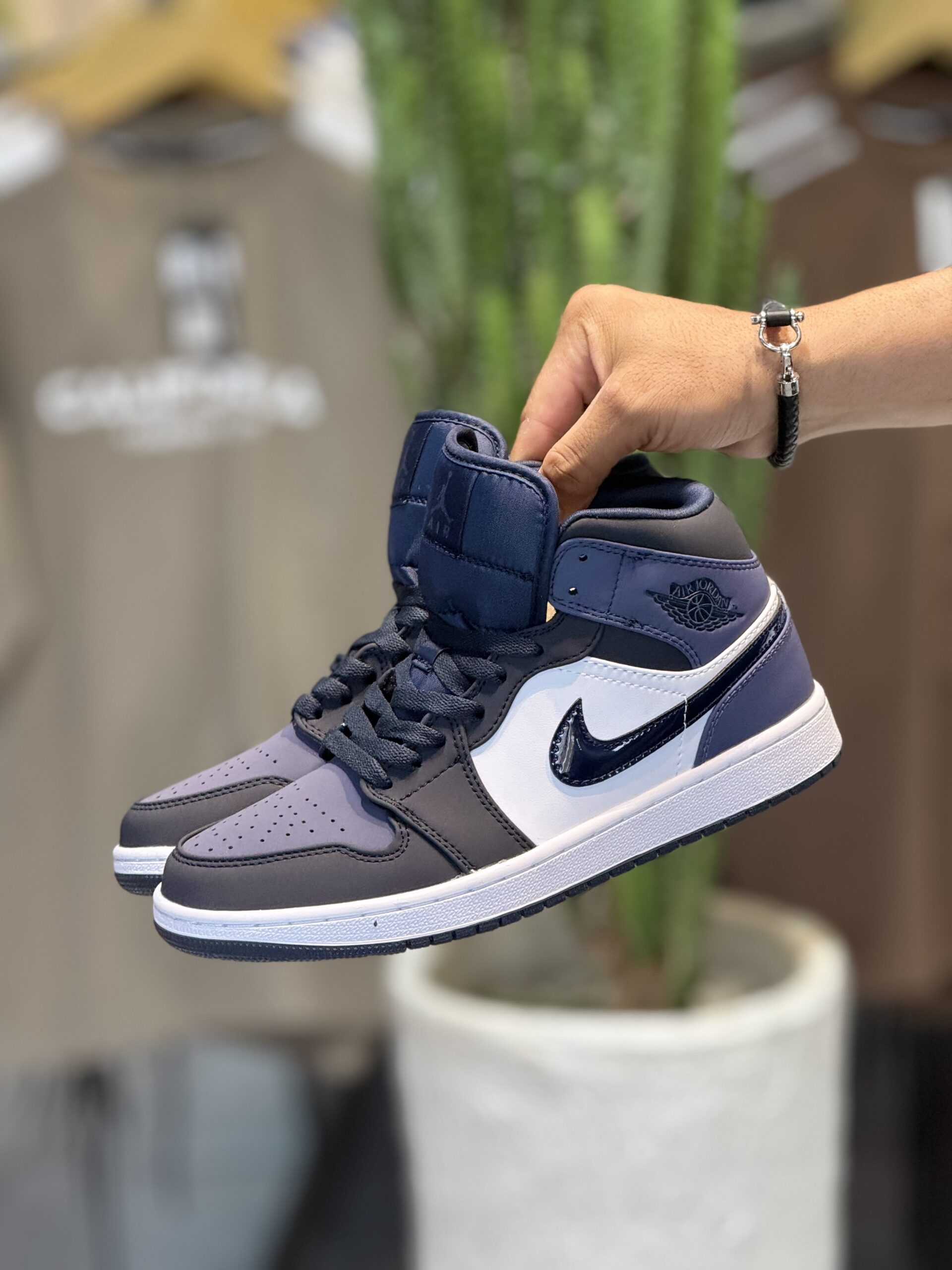 کتونی مستر وارداتی AJ1 MID OBSIDIAN
