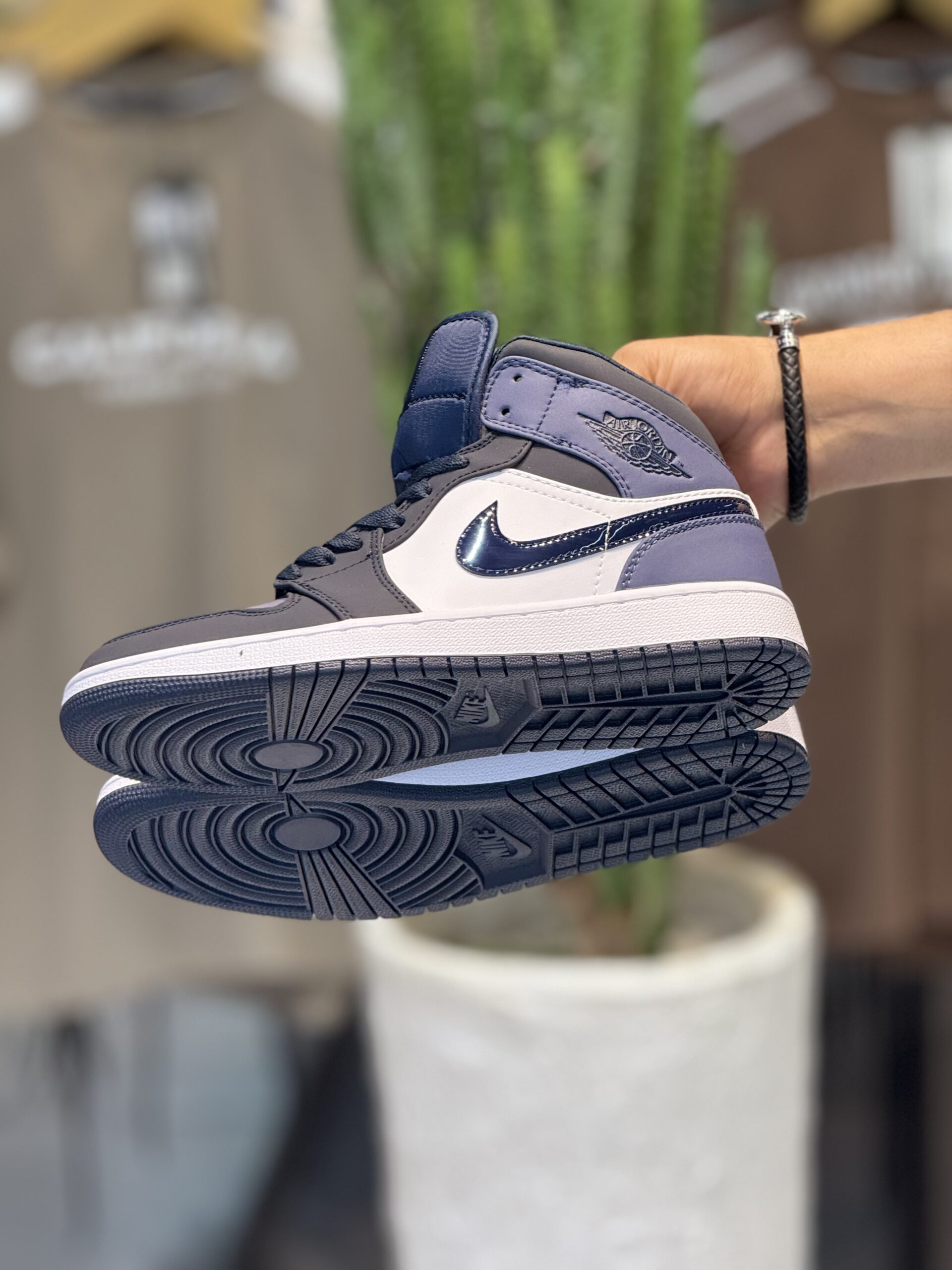 کتونی مستر وارداتی AJ1 MID OBSIDIAN