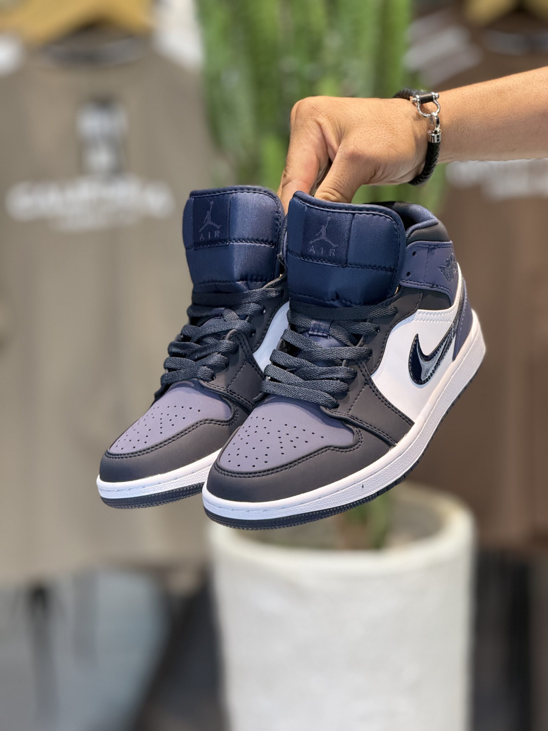 کتونی مستر وارداتی AJ1 MID OBSIDIAN