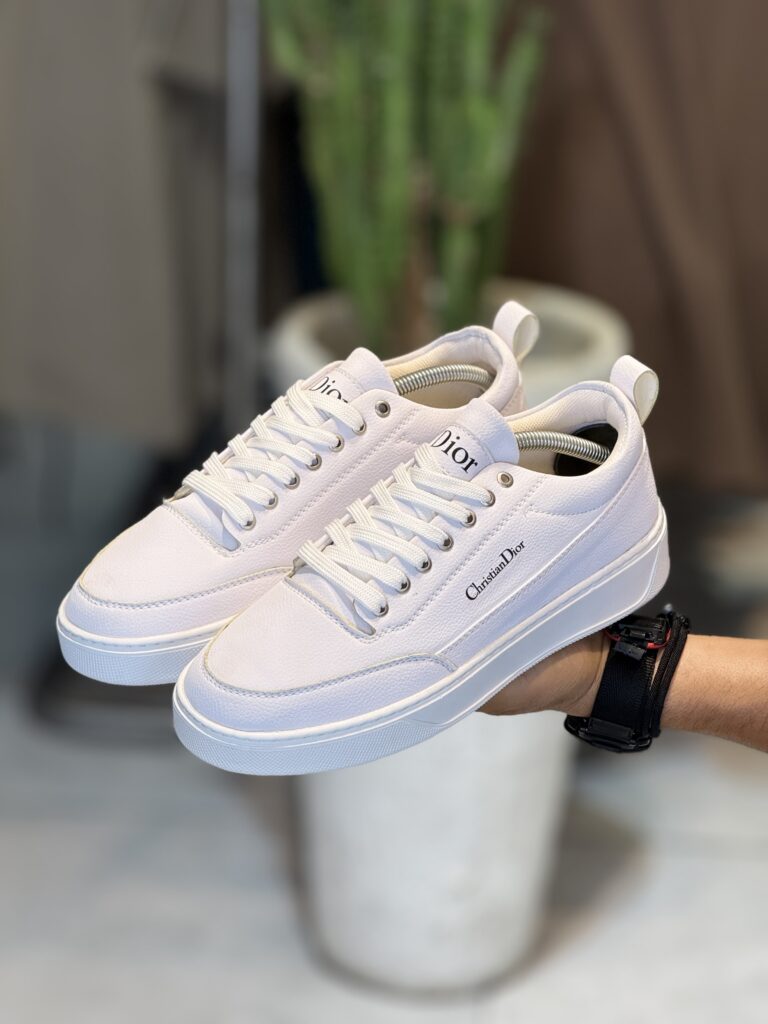 ونس CHRISTIAN DIOR