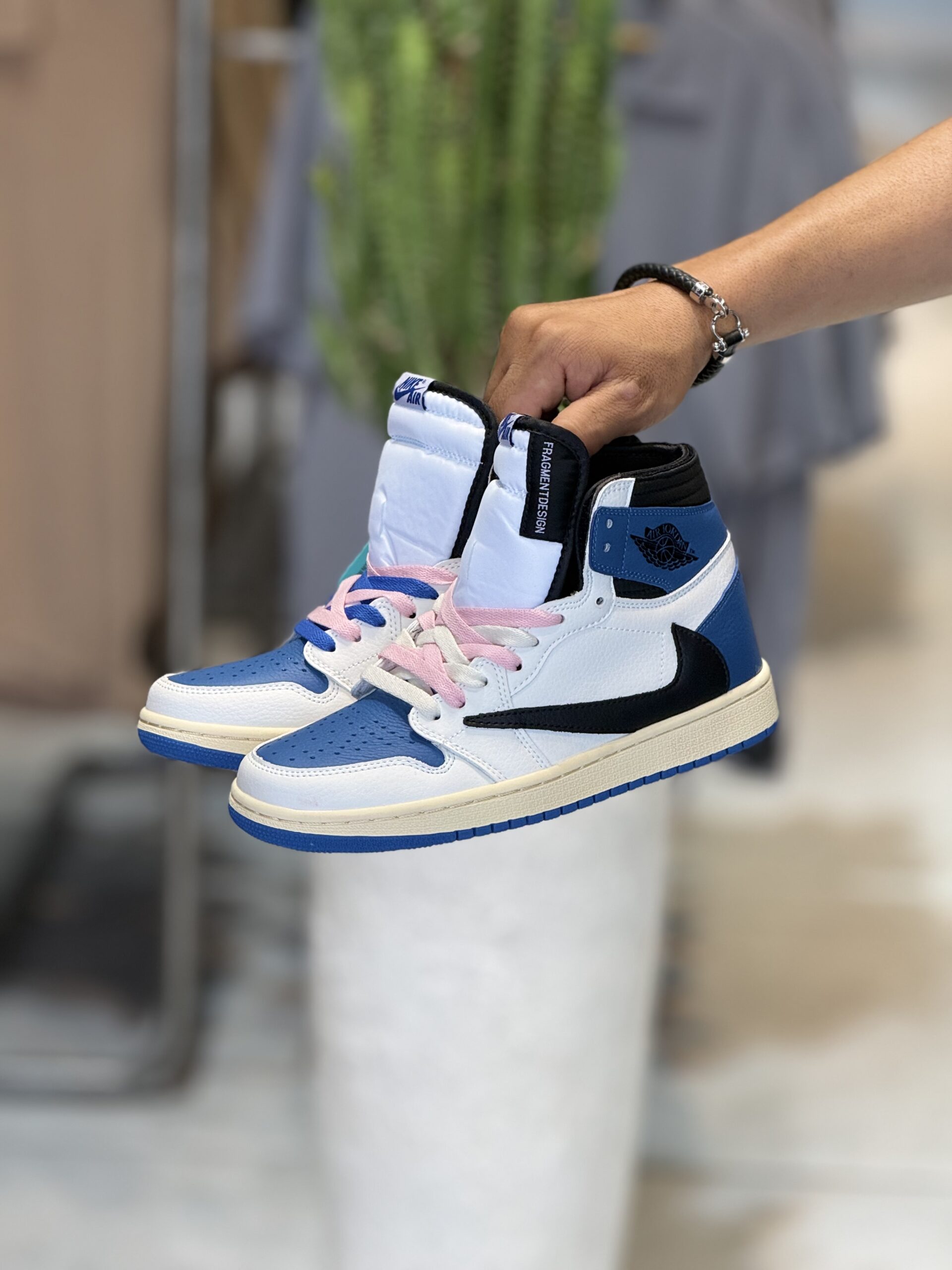 کتونی مستر وارداتی Aj1 Travis Fragment