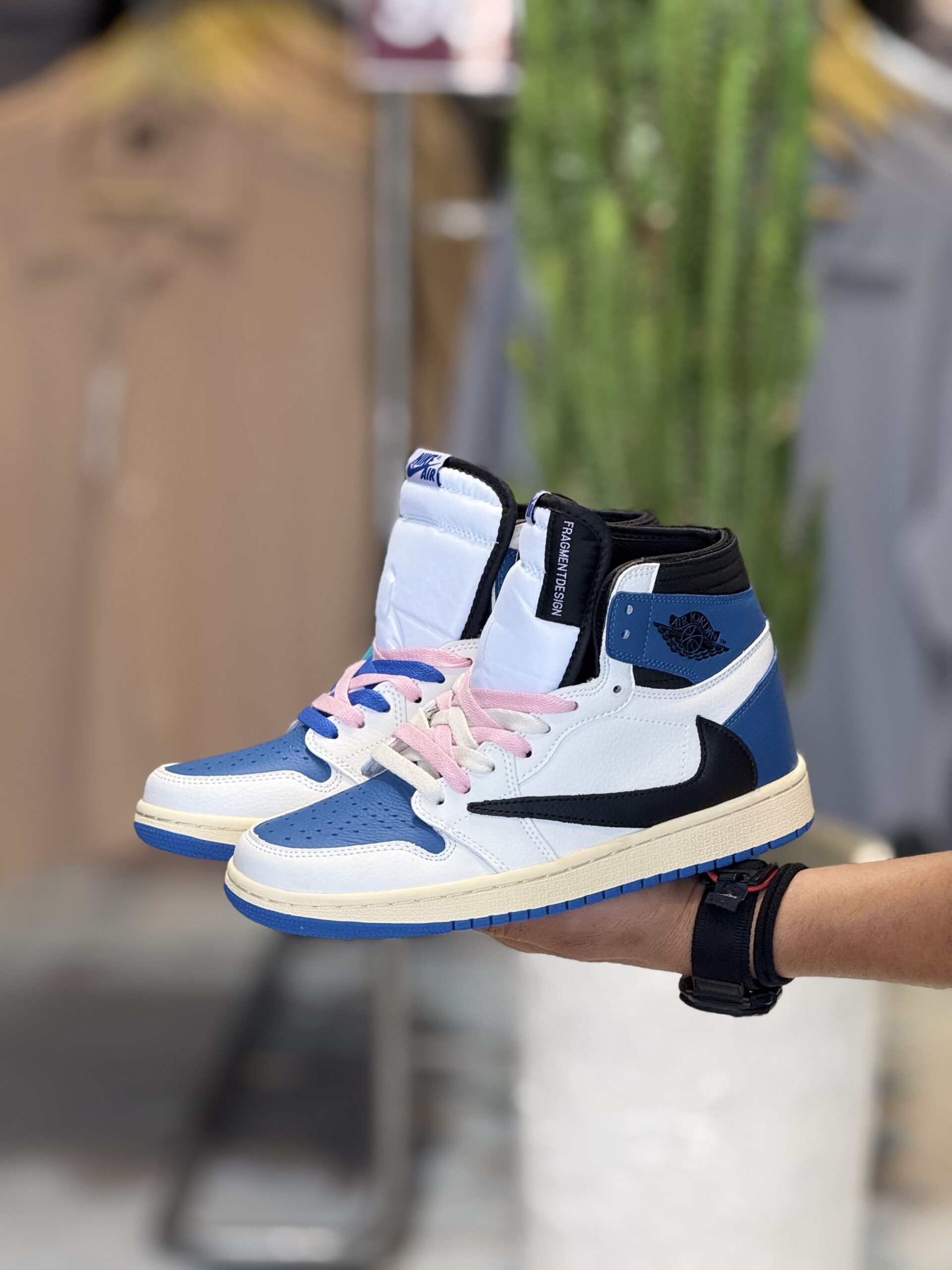 کتونی مستر وارداتی Aj1 Travis Fragment