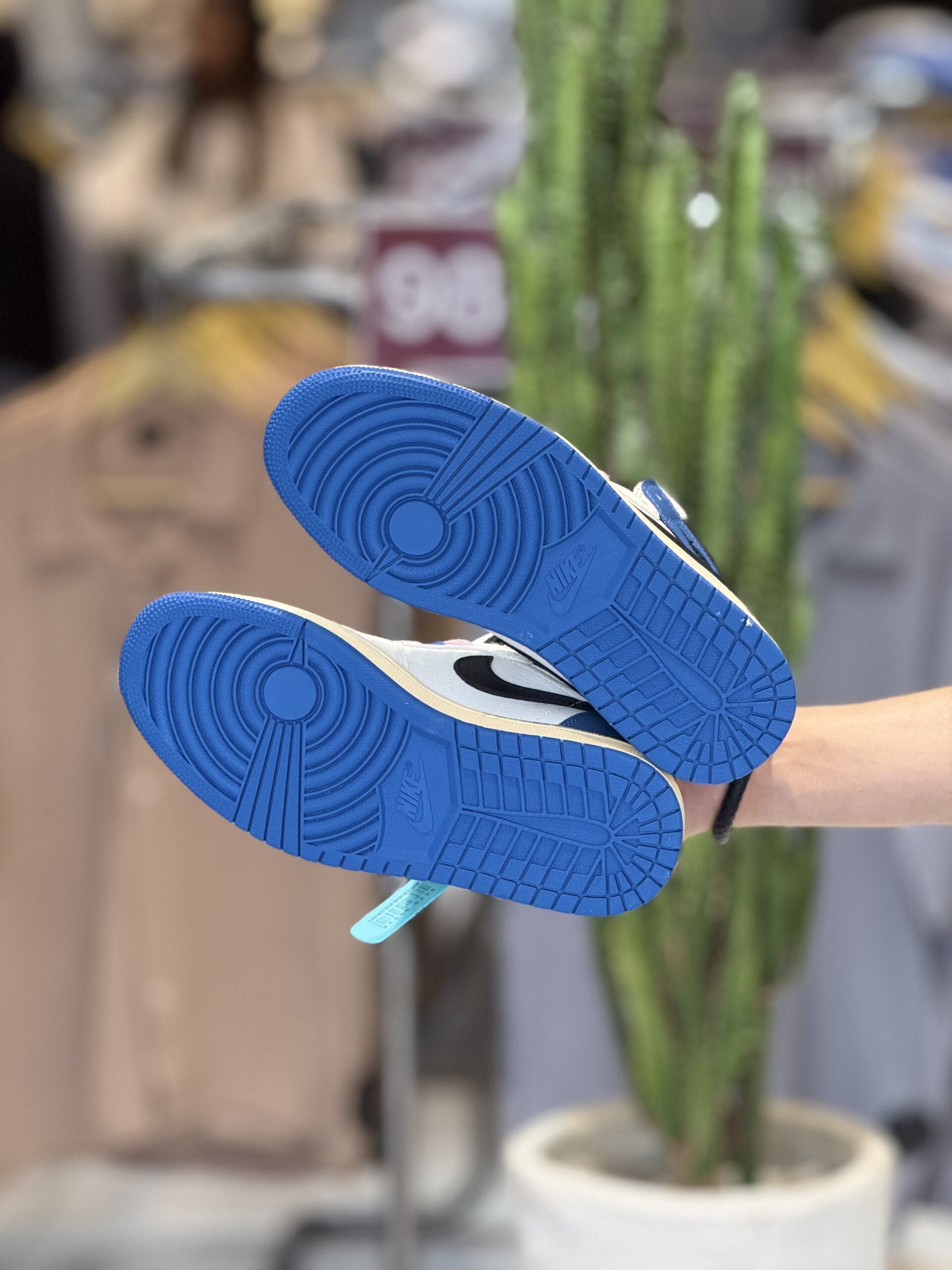 کتونی مستر وارداتی Aj1 Travis Fragment