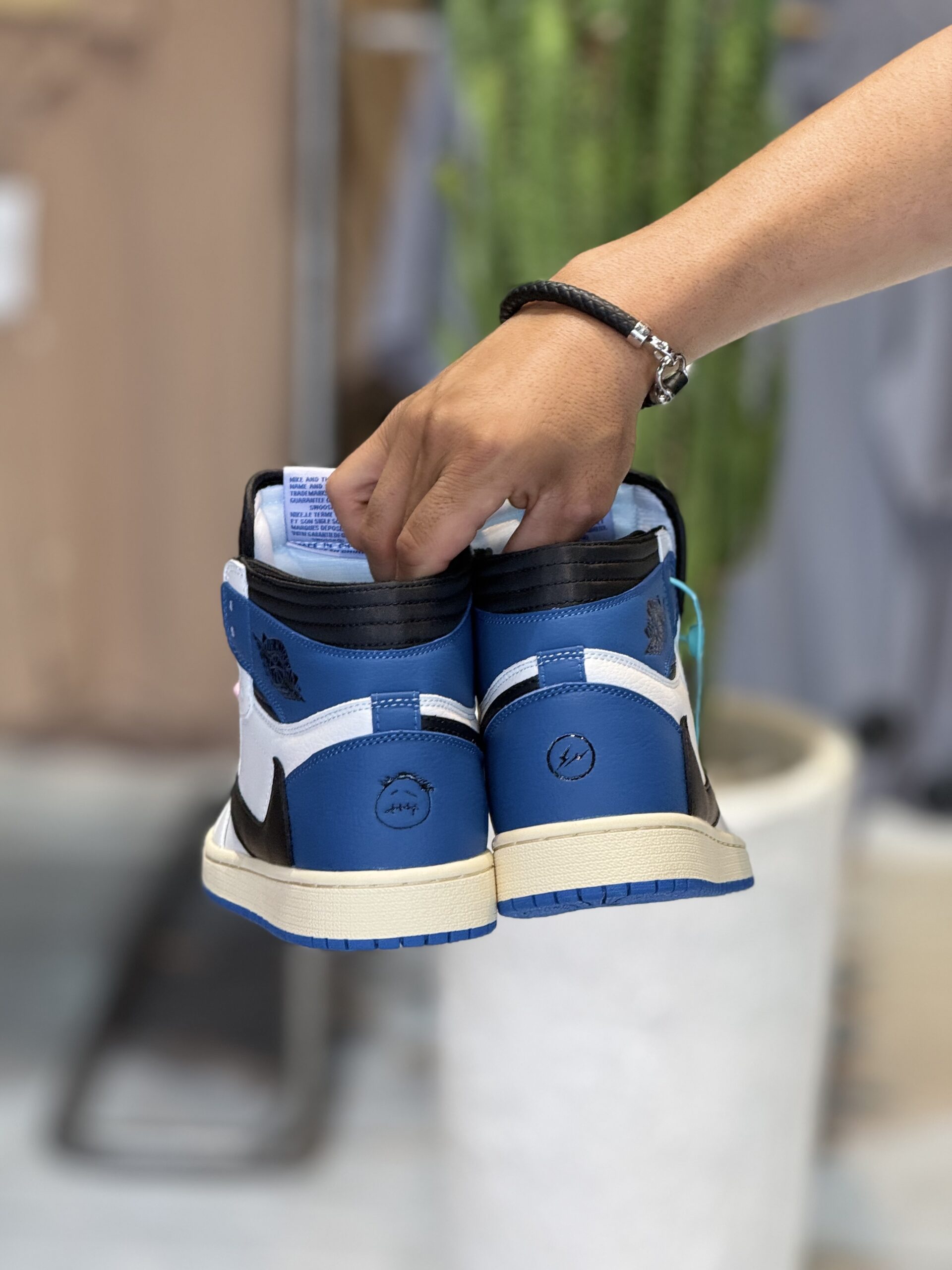 کتونی مستر وارداتی Aj1 Travis Fragment