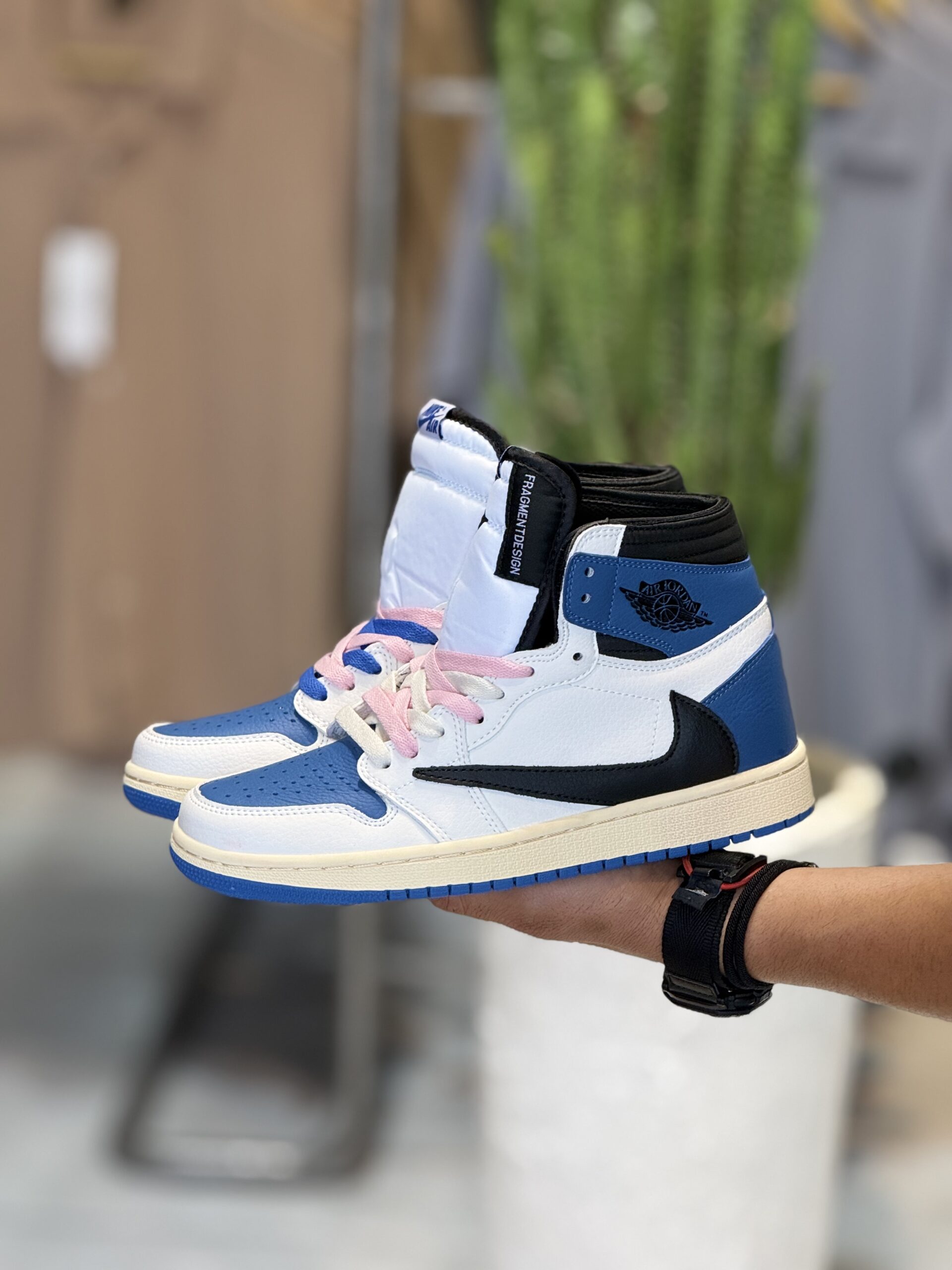 کتونی مستر وارداتی Aj1 Travis Fragment