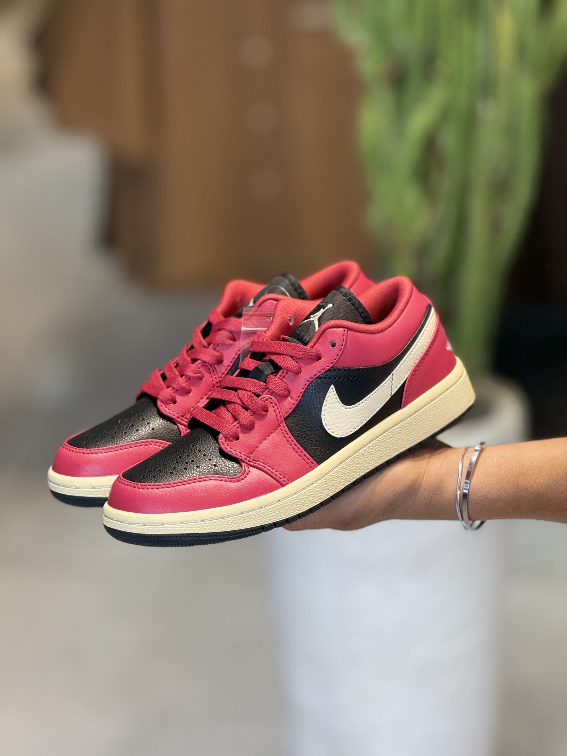 کتونی مستر وارداتی ساق کوتاه AJ1 LOW RED
