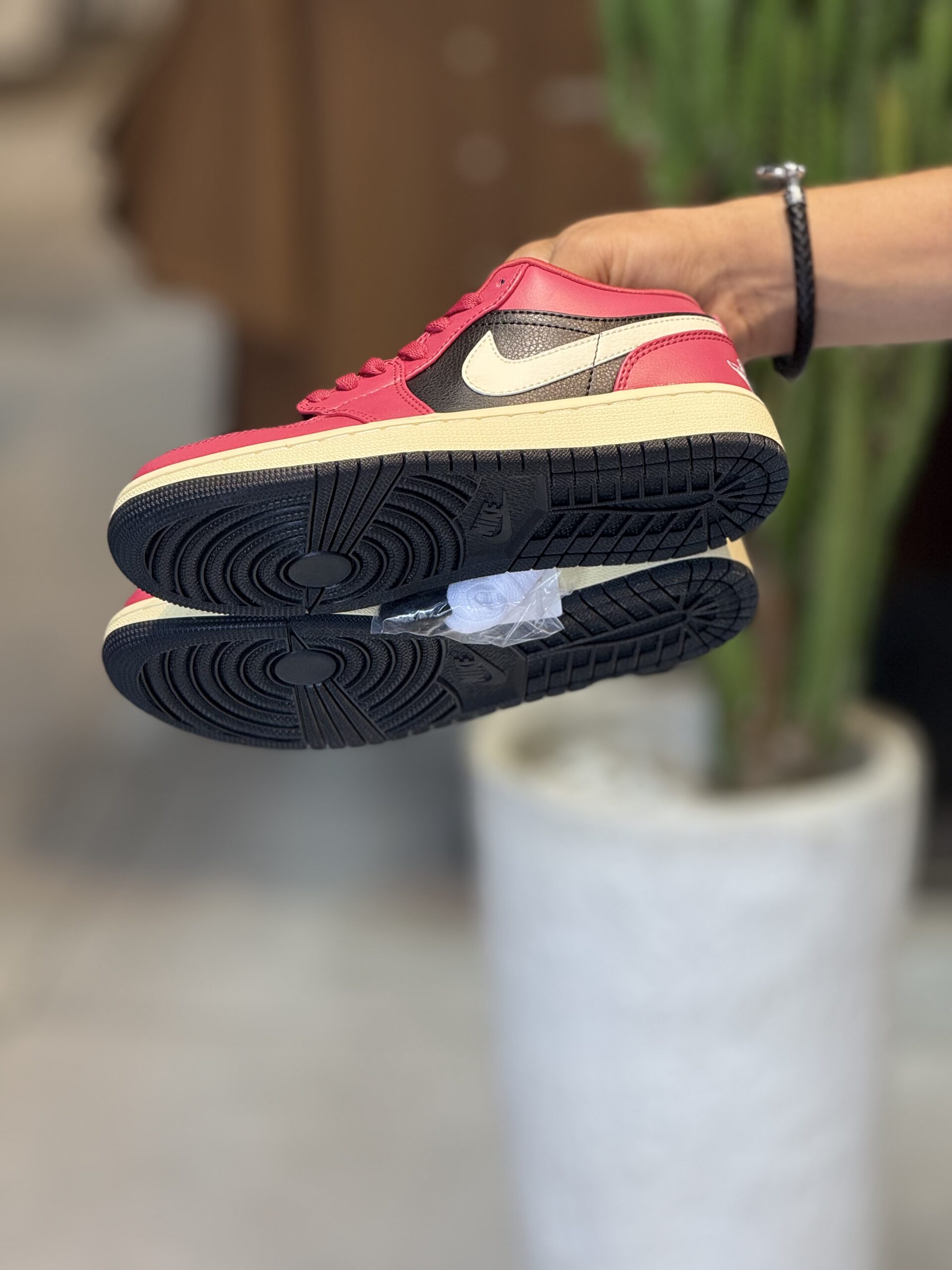کتونی مستر وارداتی ساق کوتاه AJ1 LOW RED