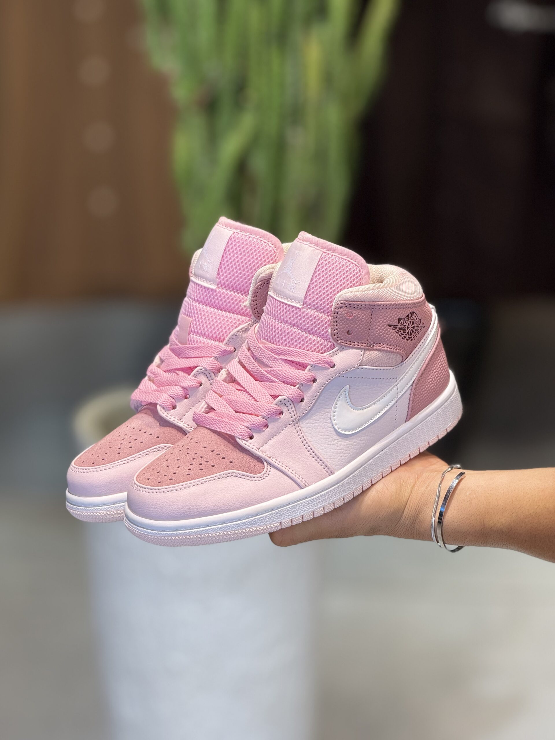کتونی مستر وارداتی AJ1 DIGITAL PINK