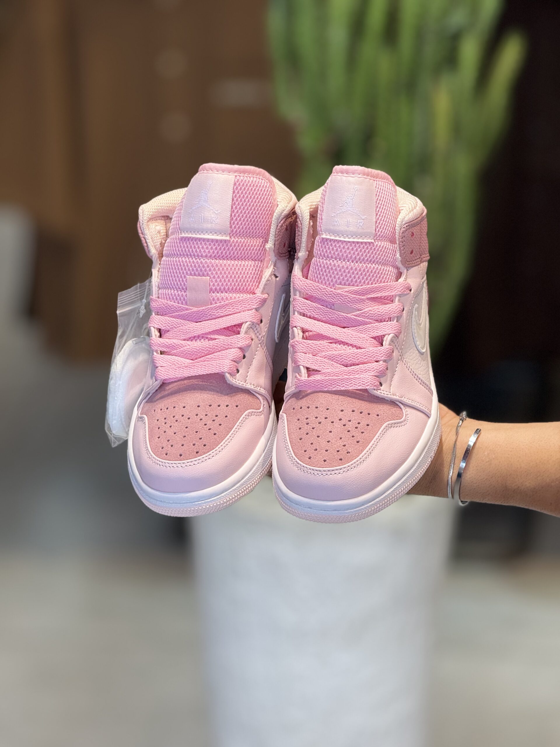 کتونی مستر وارداتی AJ1 DIGITAL PINK