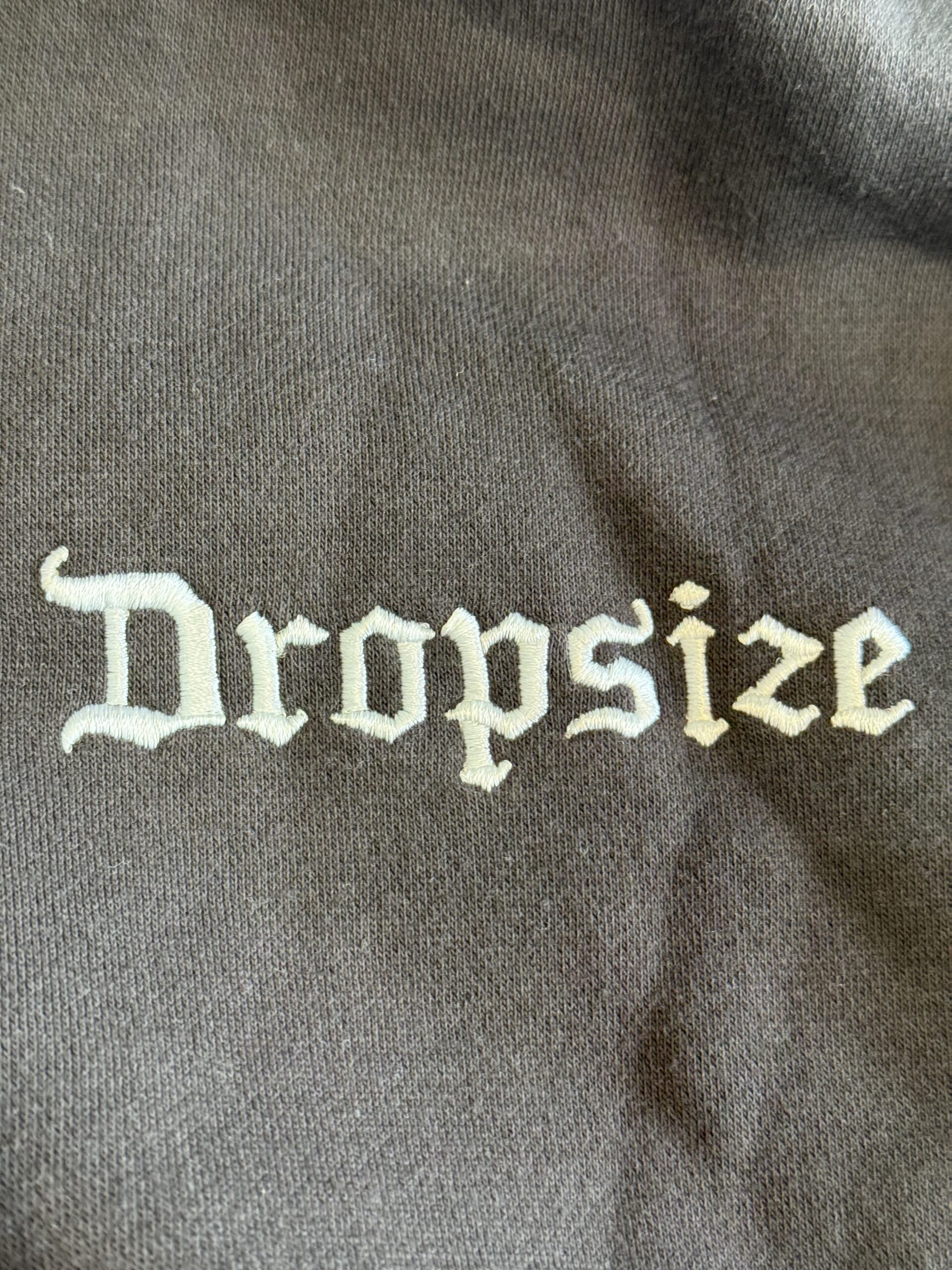 سویشرت گلدوزی VIP - DROPSIZE